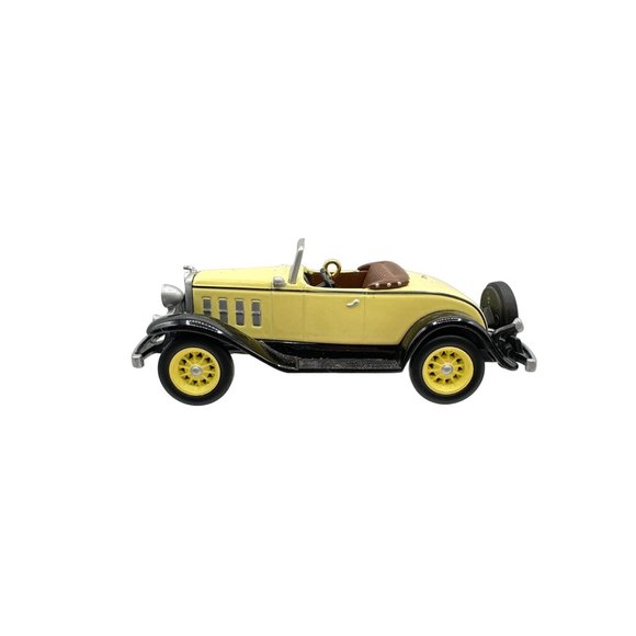 Hallmark Keepsake Ornament 1932 Chevrolet Standard Sports Roadster 1999 Vintage - Picture 5 of 11